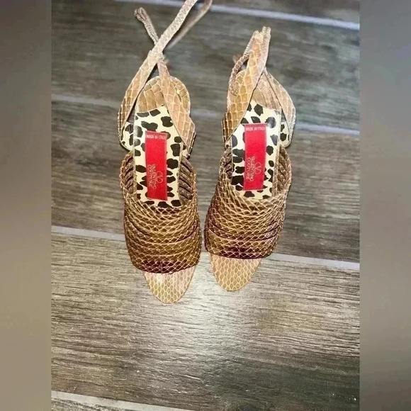 Valentino Couture ankle wrap heel - Picture 2 of 4